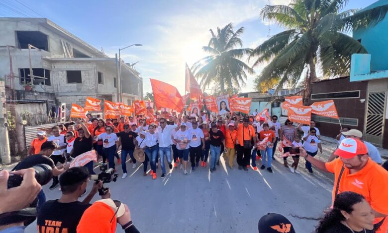 Lidia Rojas y Roberto Palazuelos reciben un cálido recibimiento en Chetumal