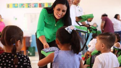 Blanca Merari Inicia Entrega de Loncheras y Termos en Escuelas de Puerto Morelos