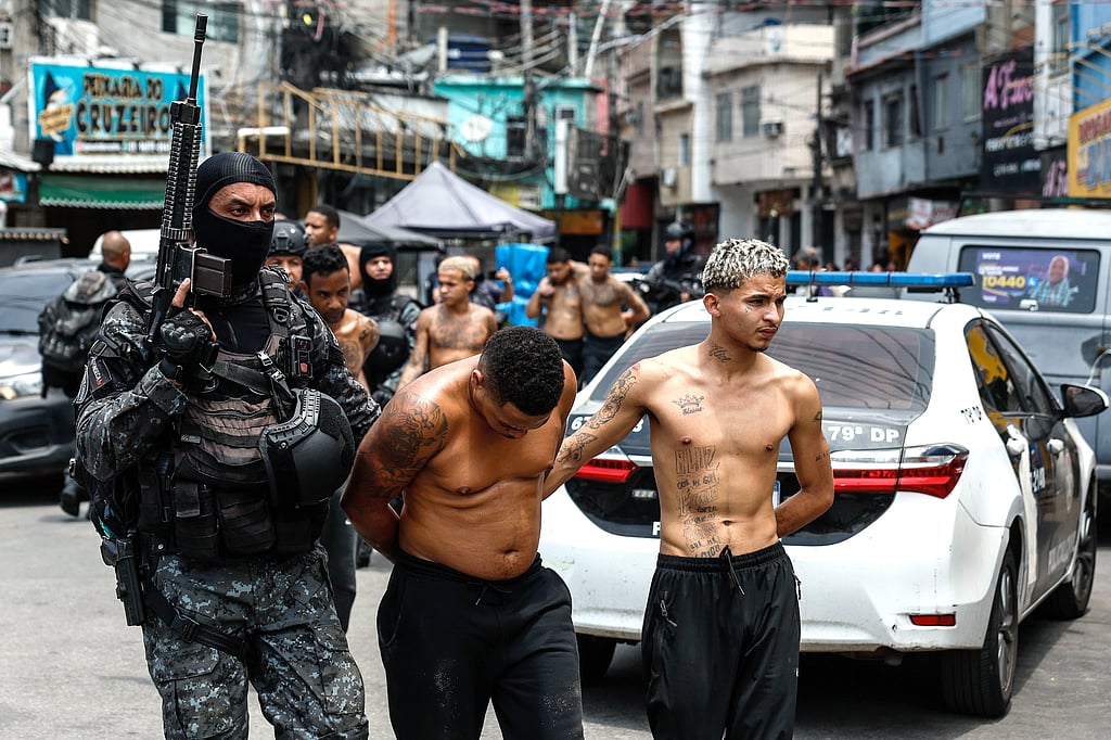 Operación policial en Río de Janeiro deja al menos 121 muertos en favelas