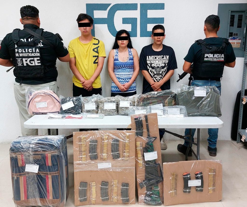 Playa del Carmen captura a tres narcomenudistas con armas largas