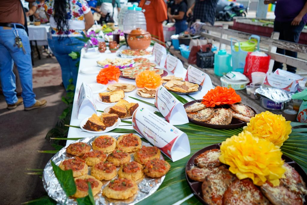 Lázaro Cárdenas impulsa economía local con feria agrícola y gastronomía maya
