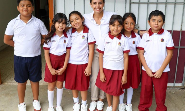 Ana Paty Peralta entrega más de 28 mil tenis a estudiantes