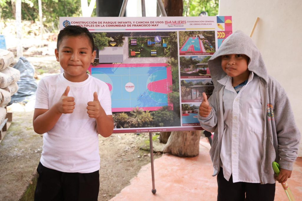 Atenea Gómez inicia construcción de parque y cancha en Francisco May
