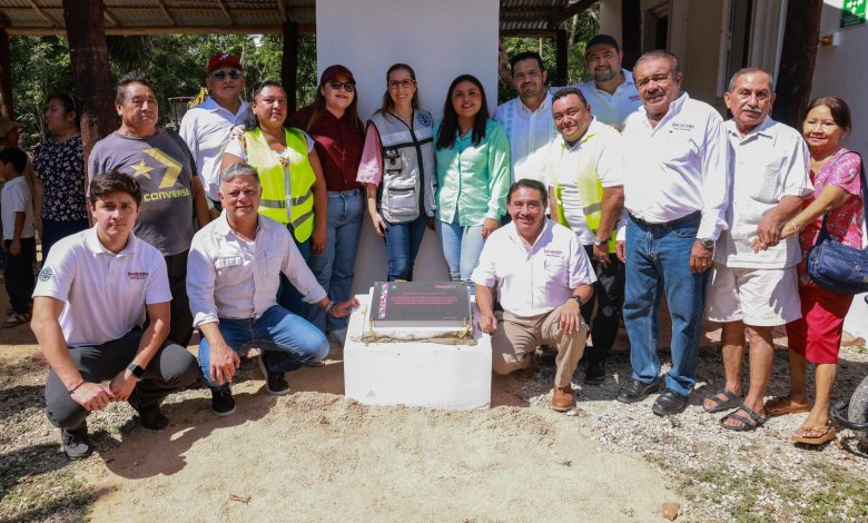Atenea Gómez inicia construcción de parque y cancha en Francisco May