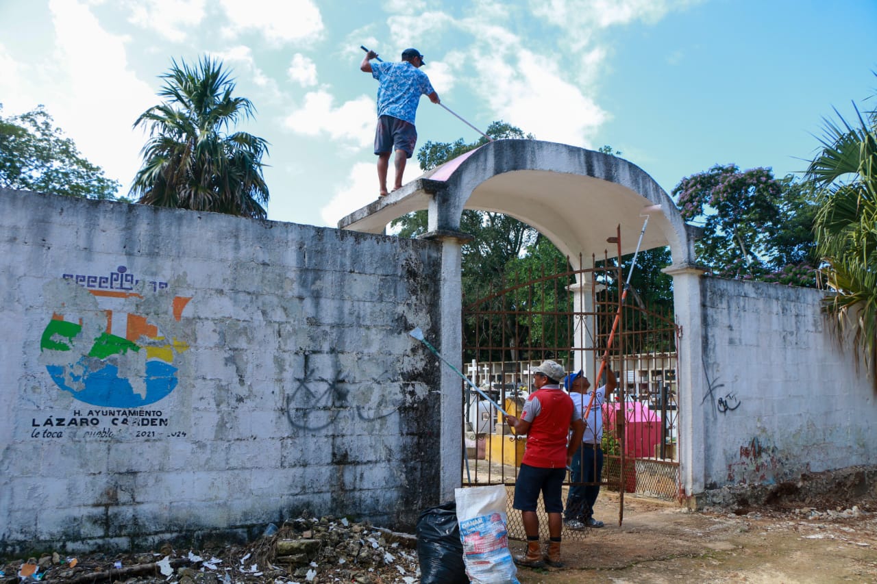 Panteón Municipal de Kantunilkín queda remodelado para Día de Muertos