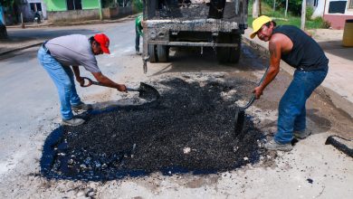 Lázaro Cárdenas refuerza bacheo y limpia ciclo vía para la seguridad vial