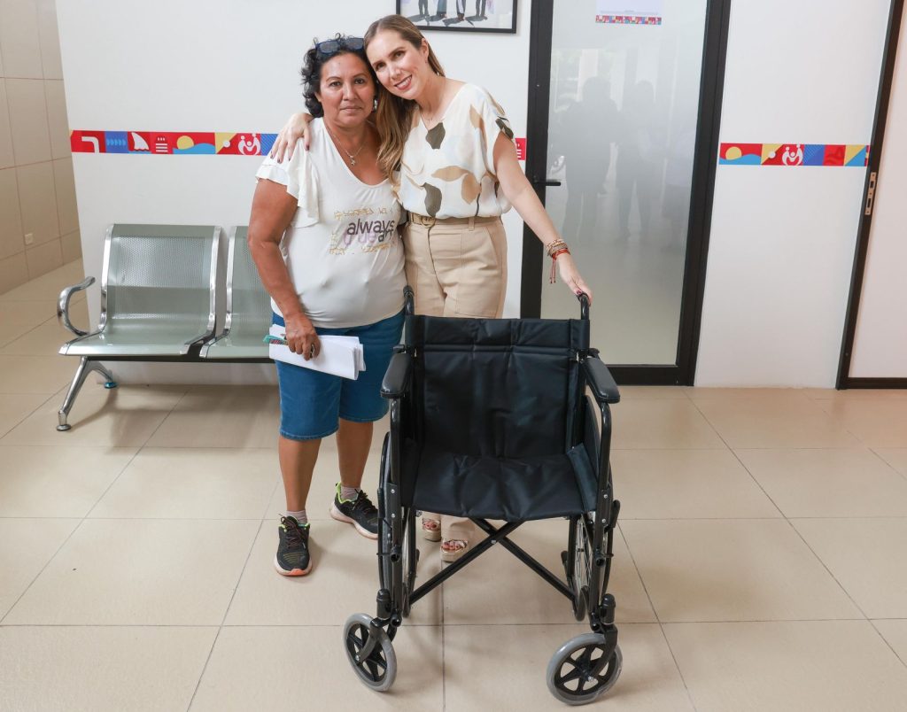 Atenea Gómez lleva “Miércoles con la gente” a la zona continental de Isla Mujeres