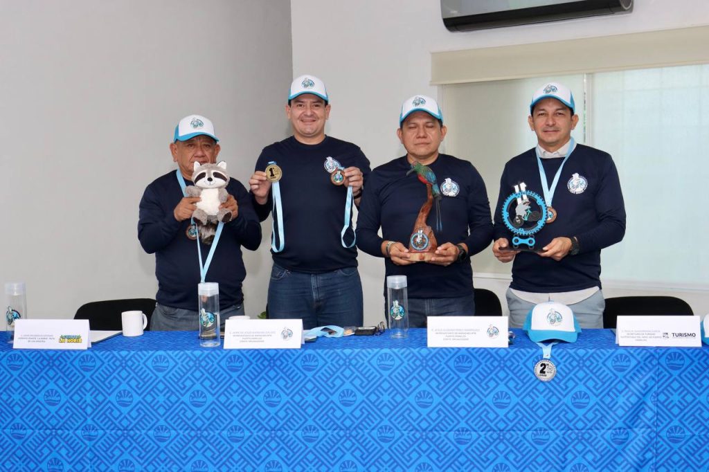 Puerto Morelos recibe el “Reto Mapache” con ciclistas de varios países