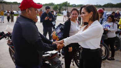 Mara Lezama entrega vehículos robados a sus dueños en Cancún