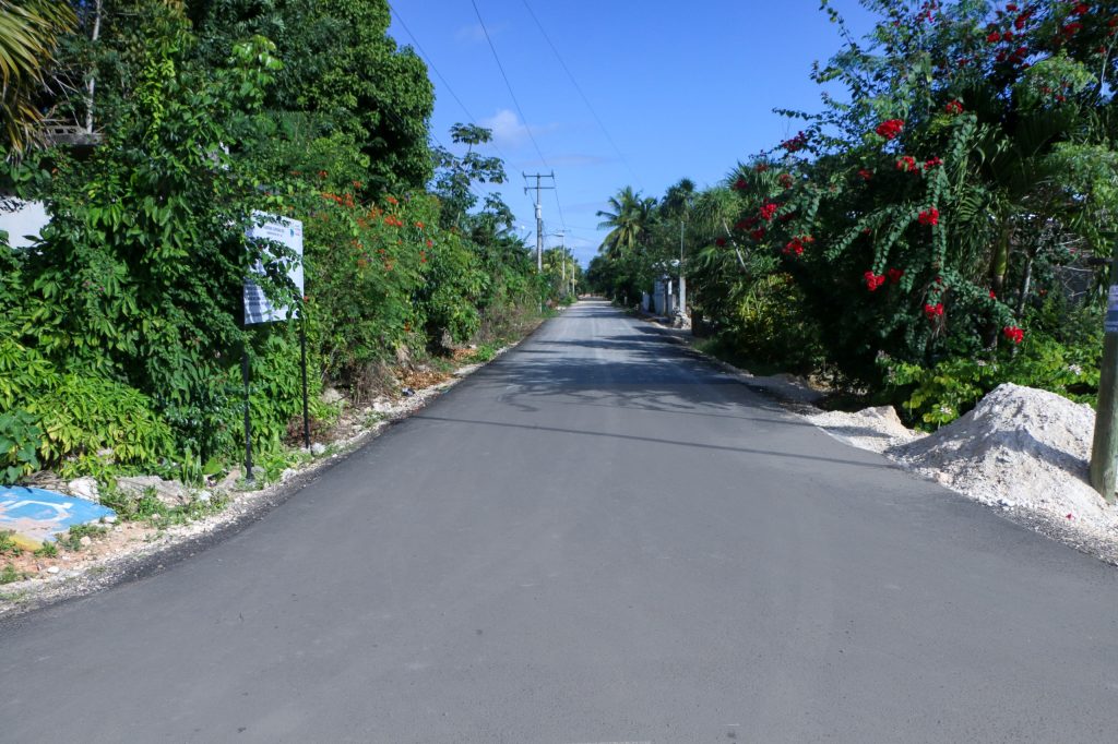 Nivardo Mena transforma Lázaro Cárdenas con calles pavimentadas e inversión millonaria