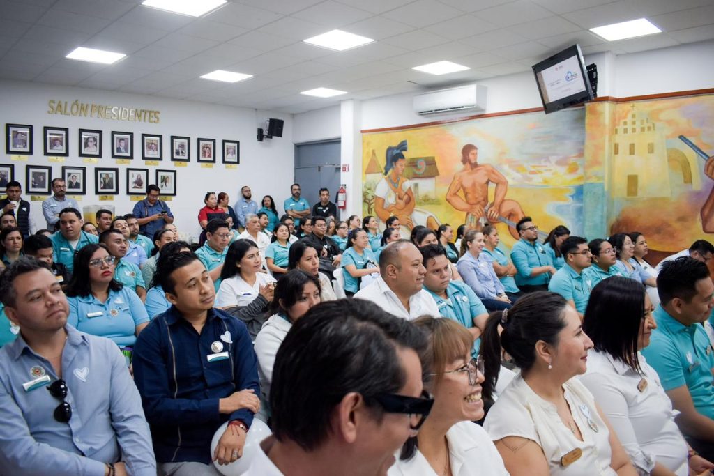 Grupo Lomas recibe distintivo por lucha contra la trata de personas