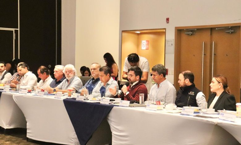 Empresarios y SEMA construyen agenda ambiental en Q. Roo