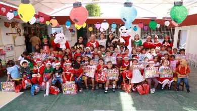 Atenea Gómez lleva "Navidad en tu Escuela" a la niñez de Isla Mujeres