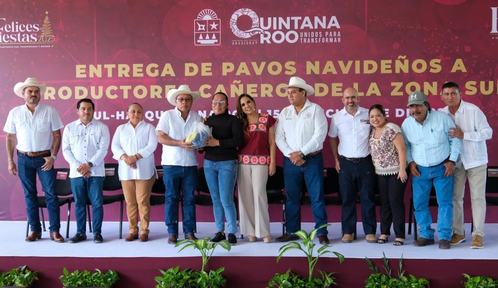 Mara Lezama entrega 3 mil 640 pavos a familias cañeras de Q. Roo