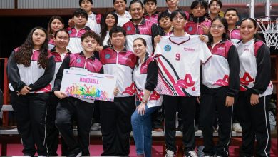 Atenea Gómez abandera a la Delegación Deportiva de Isla Mujeres