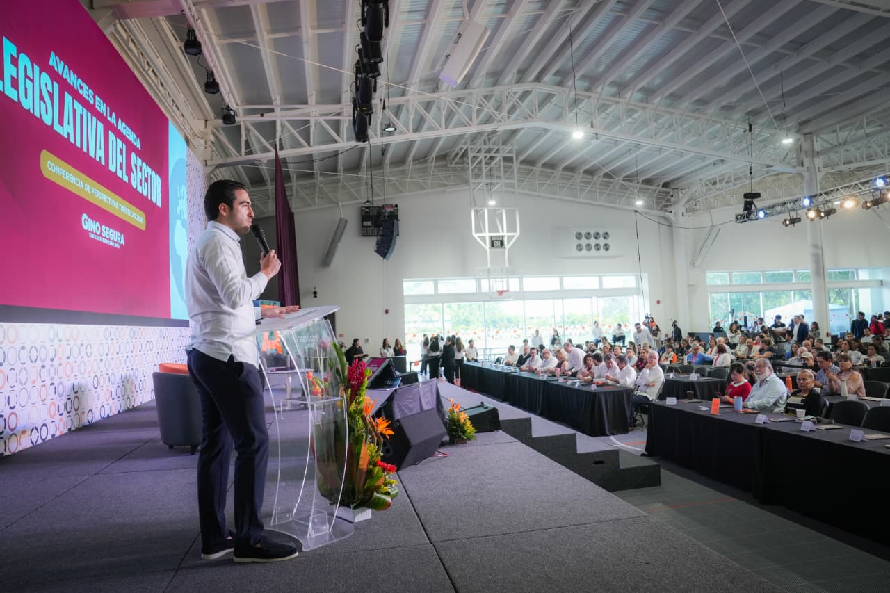 Gino Segura propone reforma a Ley General de Turismo en México