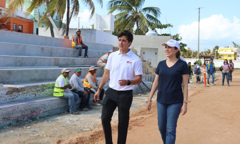 Atenea Gómez supervisa reconstrucción del campo de fútbol de Salinas