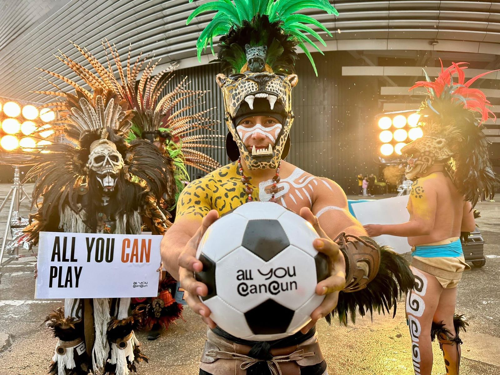 Cancún se promociona en Madrid como puerta al Mundial 2026