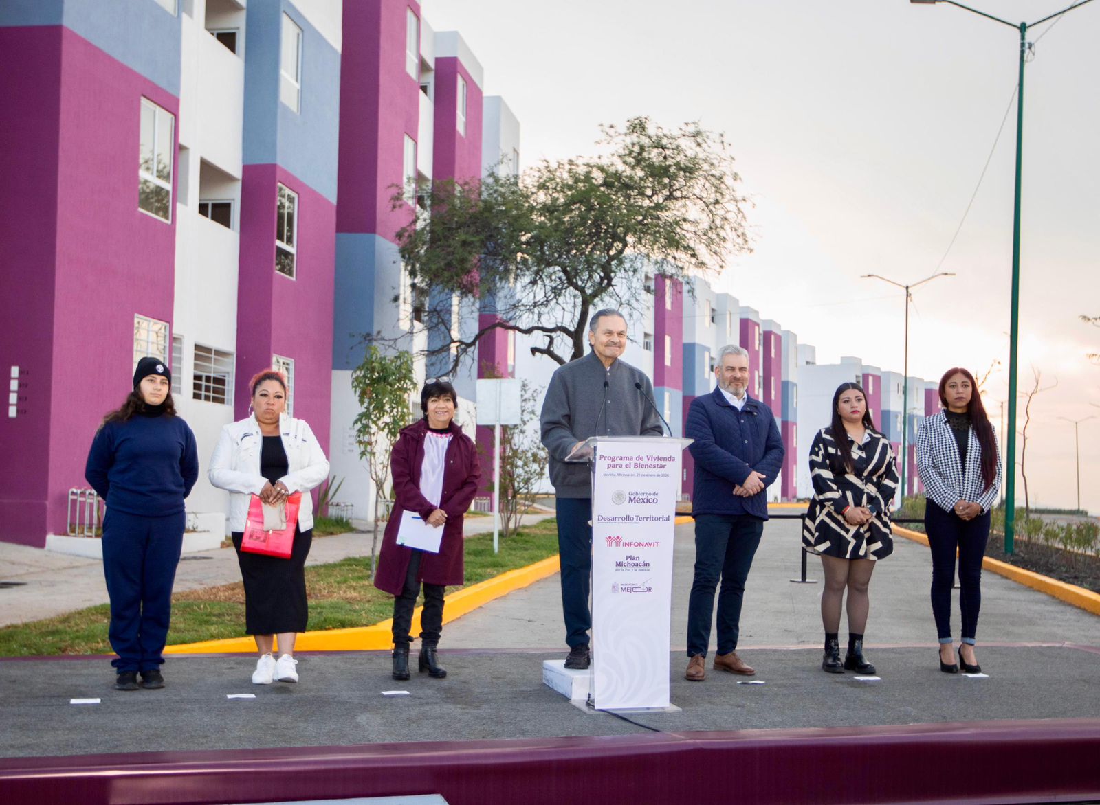 Infonavit entrega primeras Viviendas del Bienestar en Michoacán