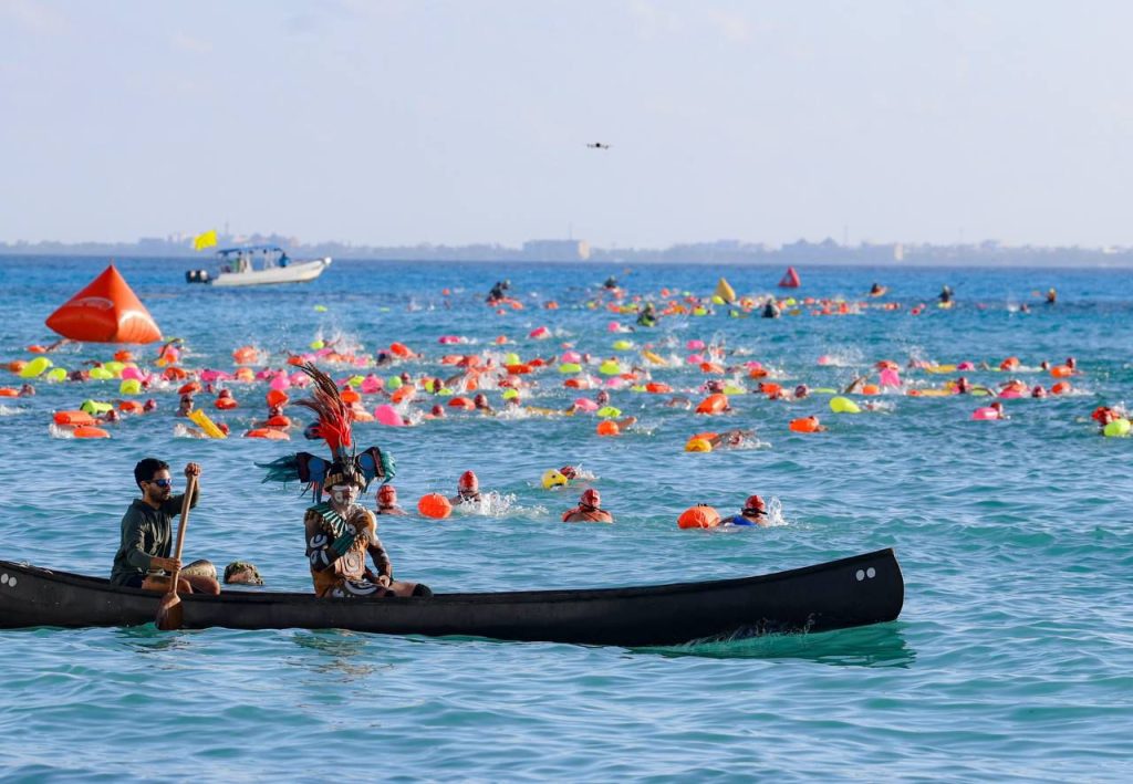 Cancún e Isla Mujeres invitan a desafiar el mar en "El Cruce"