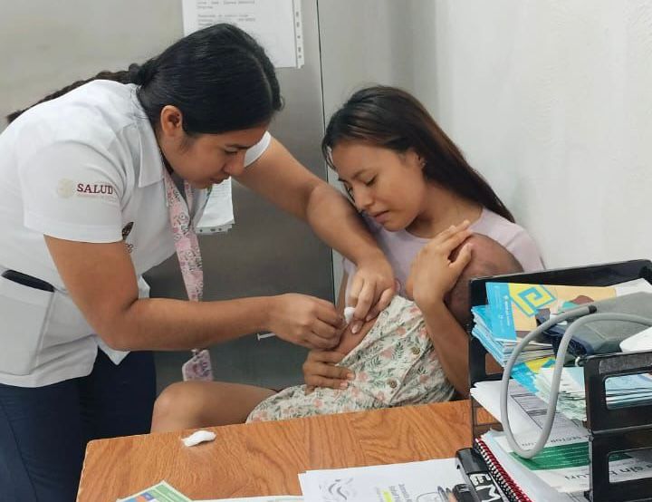 Blanca Merari refuerza consultas médicas por frentes fríos en Puerto Morelos