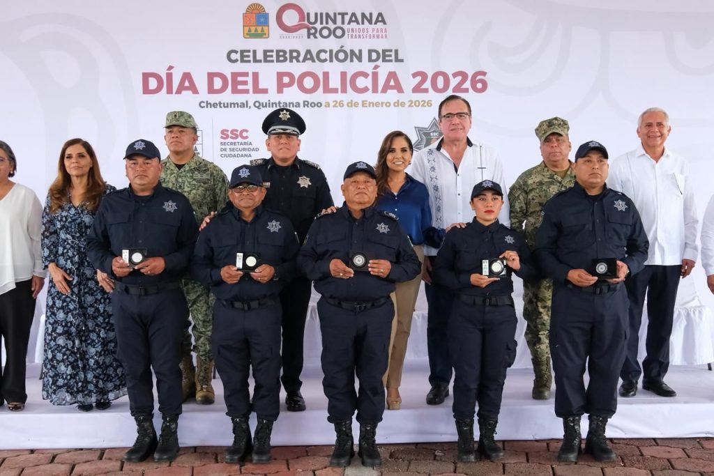 Policías de Quintana Roo reciben reconocimientos y mejoras salariales históricas