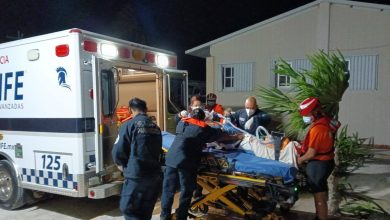 Marina rescata a adulto mayor y es trasladado al médico urgente desde Isla Mujeres