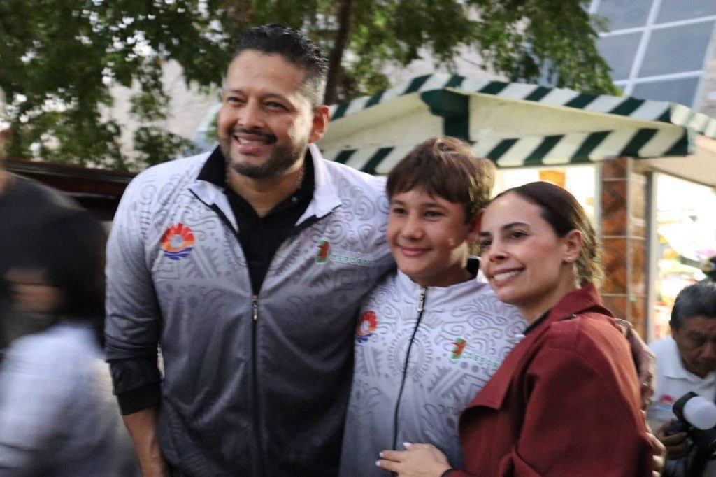 Abanderan a más de mil atletas cancunenses rumbo a CONADE 2026