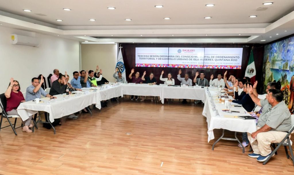 Isla Mujeres ordena el transporte y carritos de golf con PIMUS