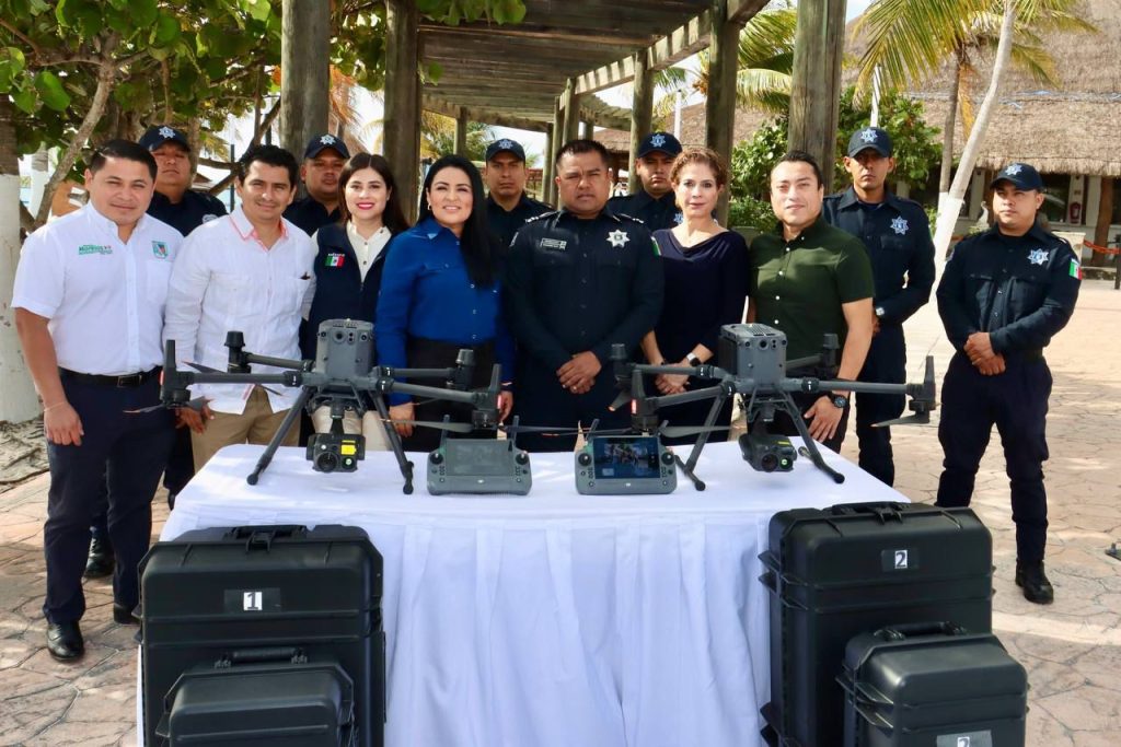 Blanca Merari entrega drones y certifica a policías en Puerto Morelos