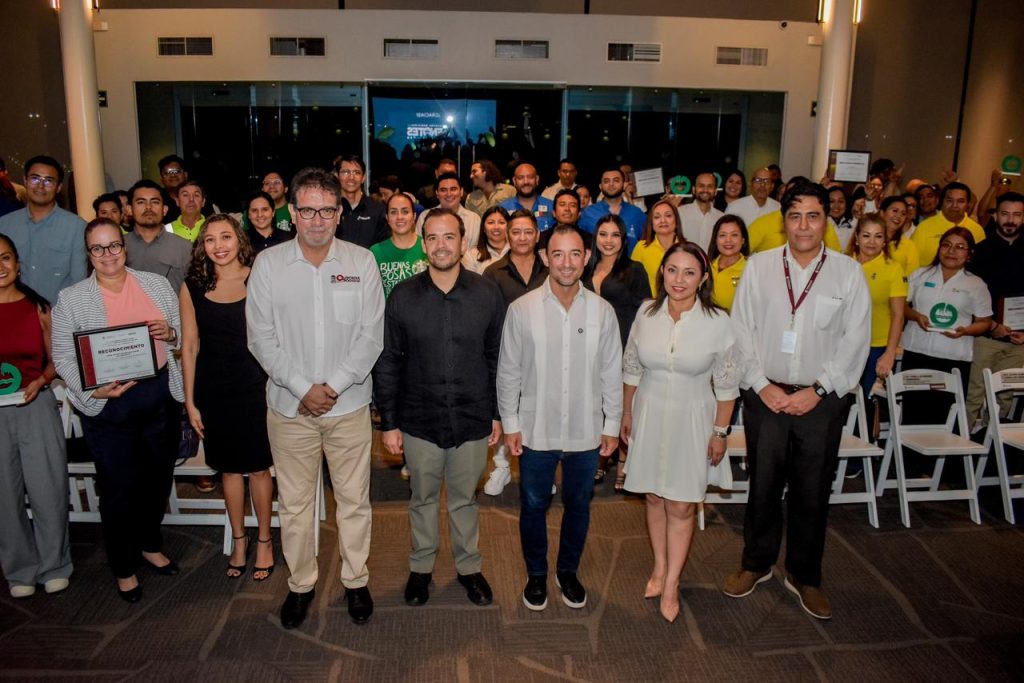 Gobierno de Cancún premió a protectores del agua y cenotes