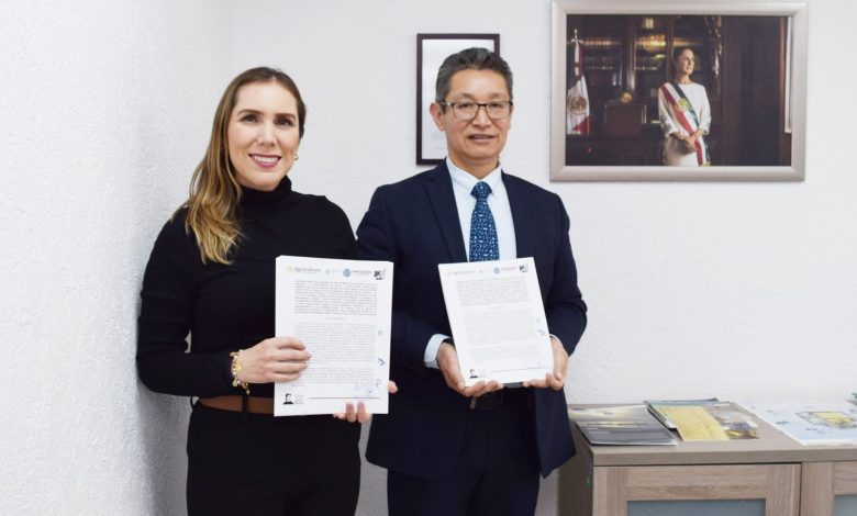 Atenea Gómez firma convenio para proteger tortugas en Isla Mujeres