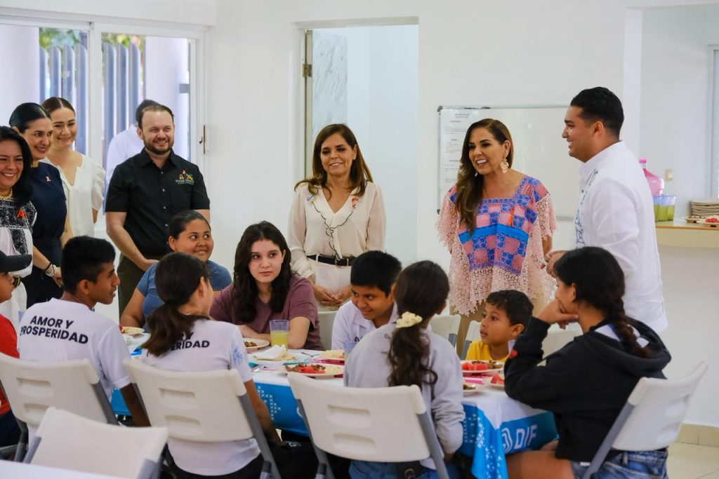 Mara Lezama inaugura Centro Pilares en Playa del Carmen