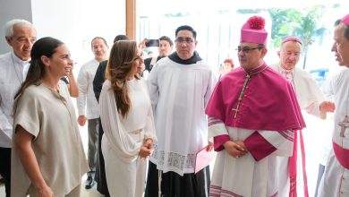Mara Lezama acompaña a Salvador González como nuevo Obispo de Quintana Roo