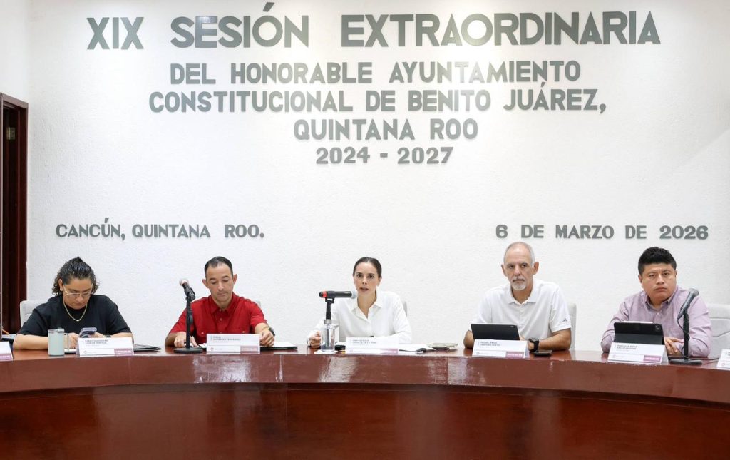 Ana Paty Peralta asegura transporte moderno y digno para Cancún