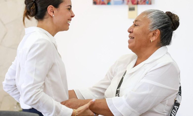 Ana Paty Peralta atiende a 800 cancunenses en Día del Pueblo