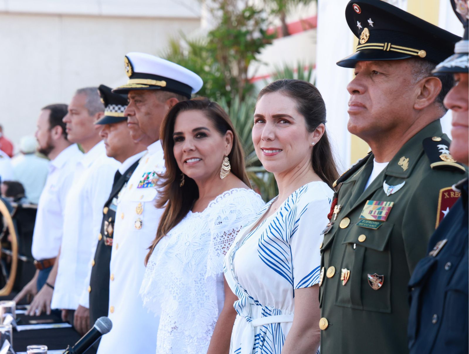 Atenea Gómez Ricalde asiste a la ceremonia conmemorativa por el CXII Aniversario de la Heroica Defensa del Puerto de Veracruz de 1914