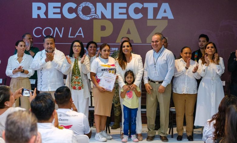 Mara Lezama gradúa a jóvenes que eligen una vida mejor