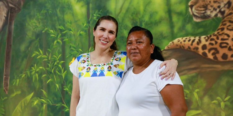 Mural “El Chiclero” da identidad y color a la renovada Plaza Ejidatarios de Ciudad Mujeres