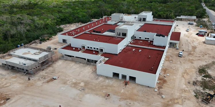 Mara Lezama supervisa hospital de mil mdp con 60 camas y UCI en Felipe Carrillo Puerto